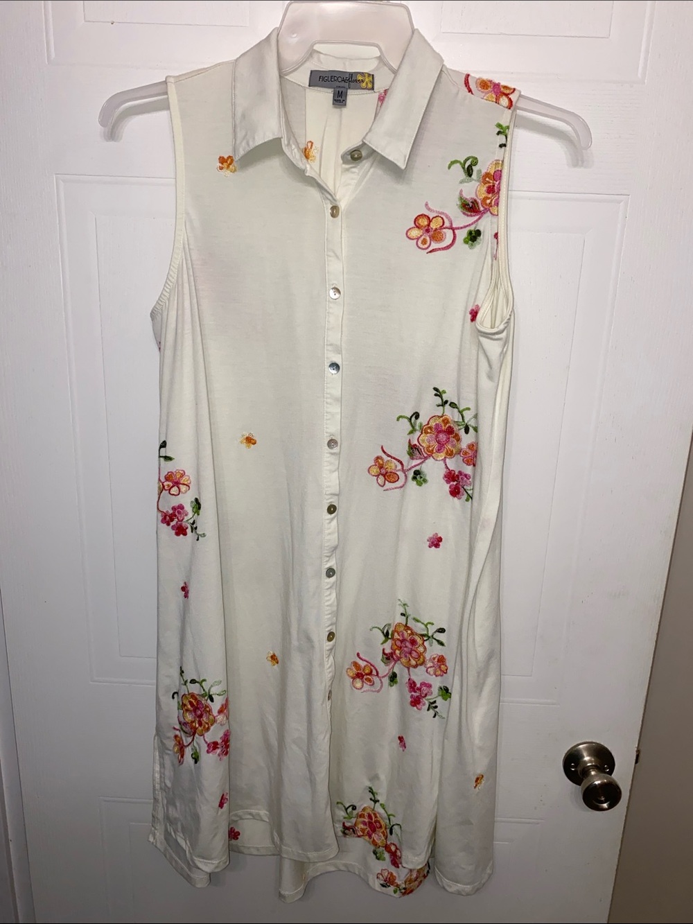 Embroidered Sleeveless Floral Button-Front Dress in Ivory